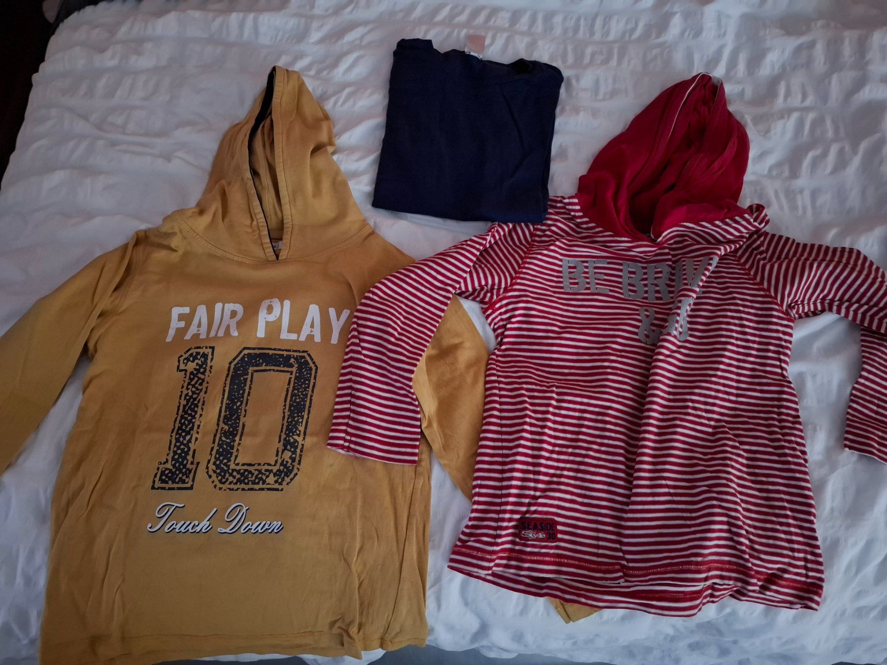 Camicie, T-shirt & Polo: Kinder Kleider 116-122 – Usato da Zürich venduto da chuchichasli
