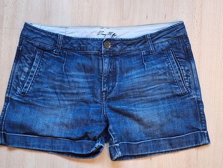 Tommy Hilfiger Jeansshort Gr.28 /38