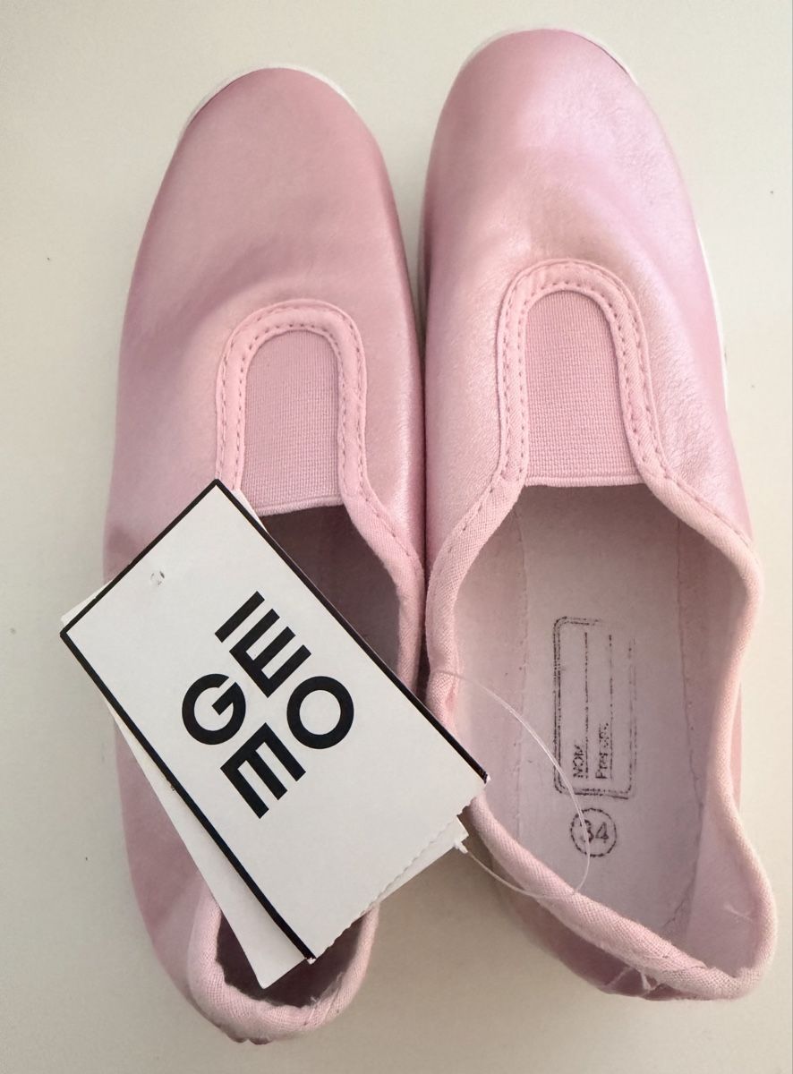 Scarpe per ragazze: Chaussons rose pastel pointure 34 neuf – Nuovo e nell'imballaggio originale da Lausanne venduto da mik_l5py