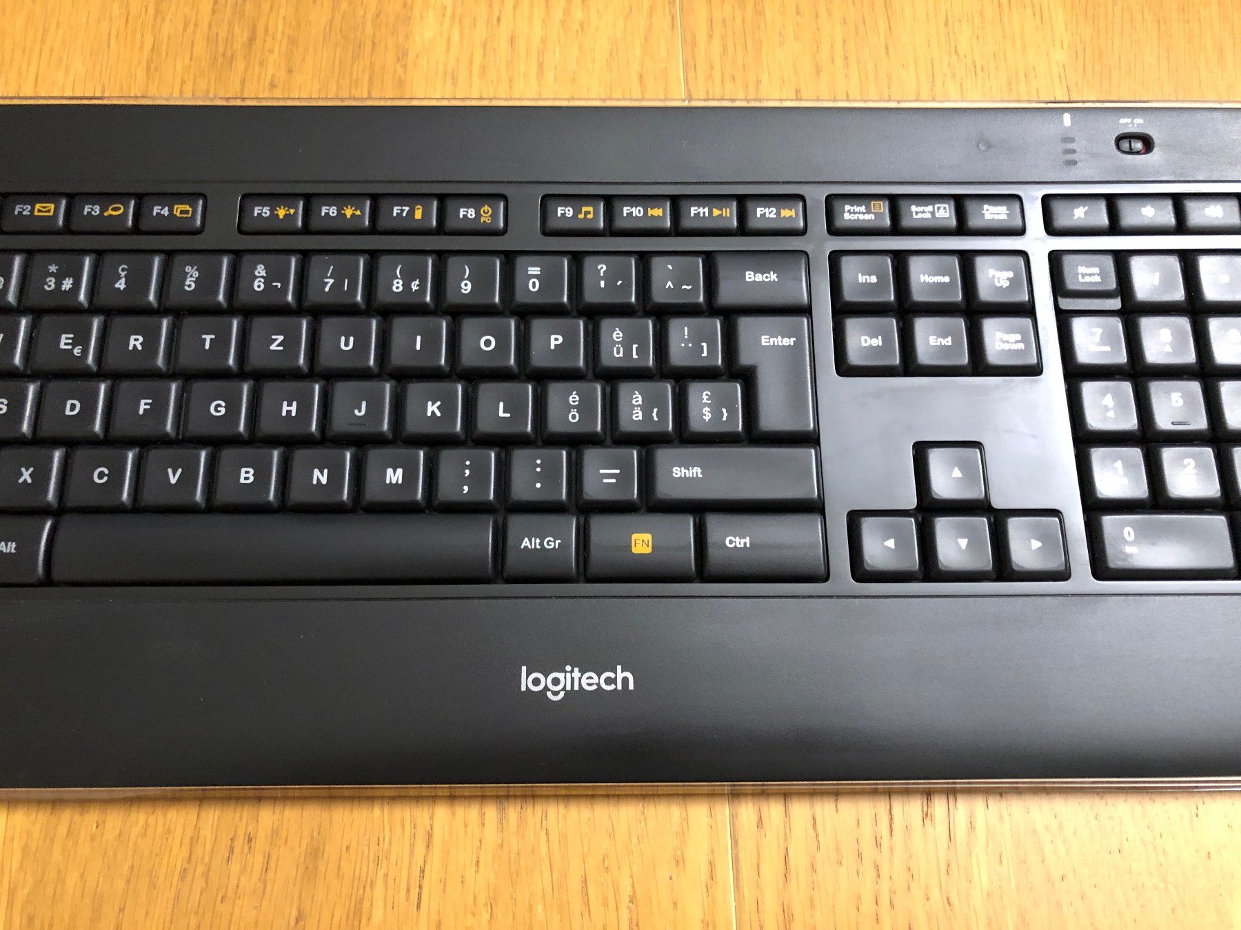 Logitech Tastiere: LOGITECH Wireless Illuminated Keyboard K800, super Zustand – Usato da Frauenfeld venduto da -blubber- 3