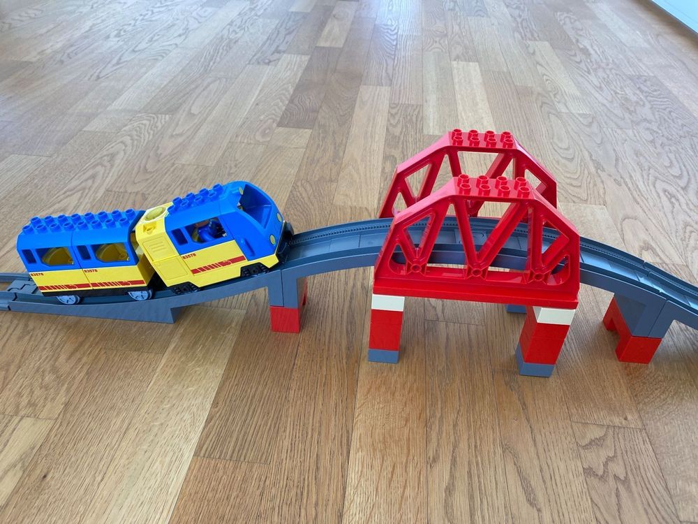 arabisk Indrømme hånd Lego Duplo Eisenbahn 5608 mit Zusatz-Set Brücke 3774 | Kaufen auf Ricardo