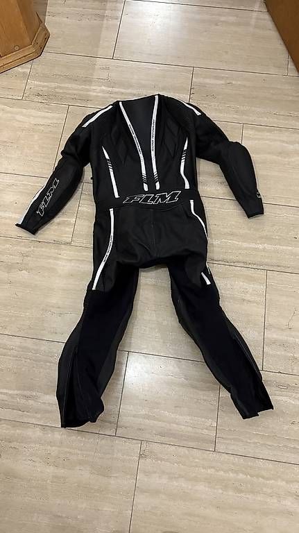 Costumes: Lederkombi FLM Grösse 52 einteilig – D'occasion à Gossau SG par _Andrin_ 1