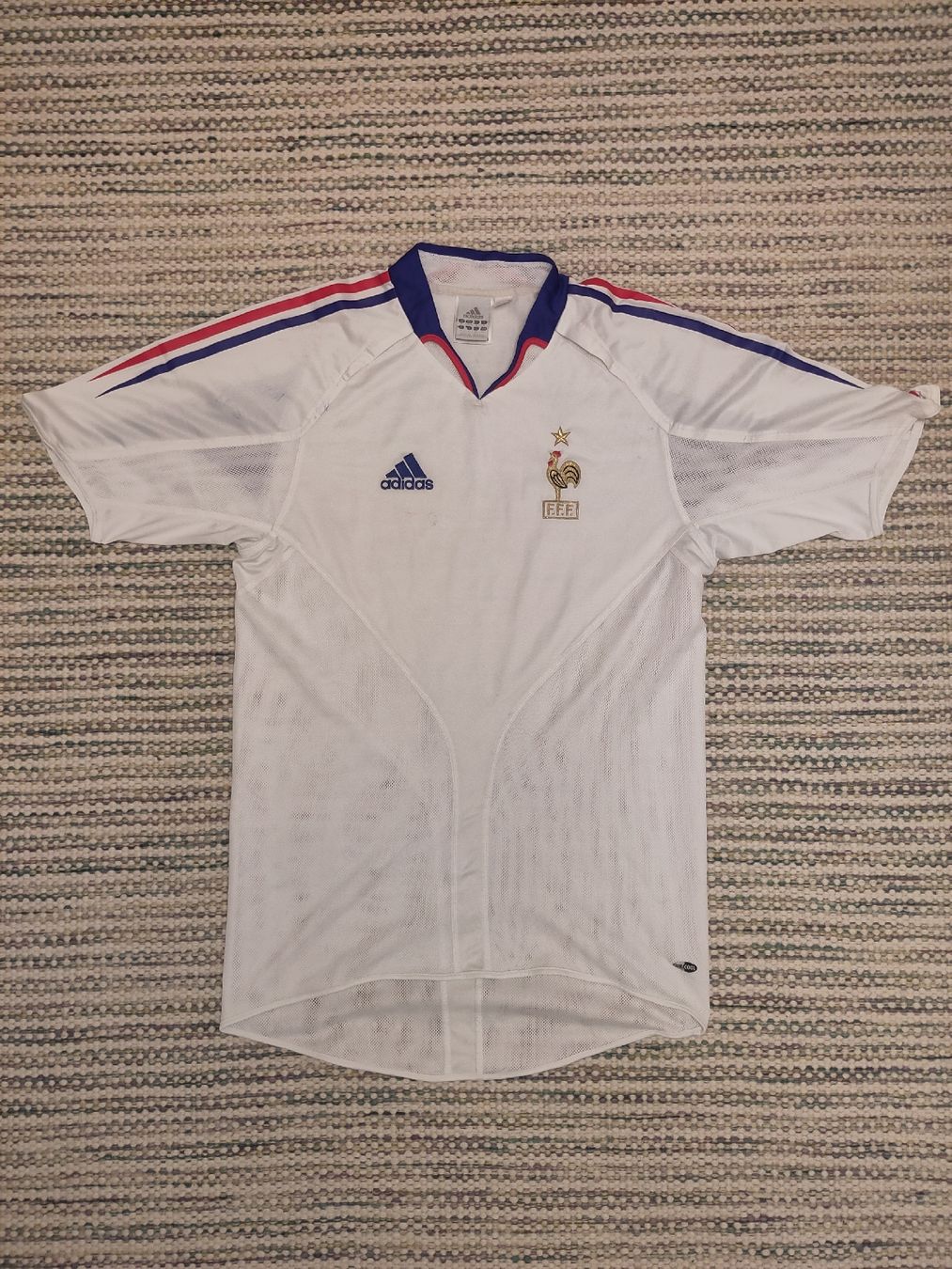 Adidas T-shirt: France away shirt 2004-2006 S – Usato da Losone venduto da _robla_