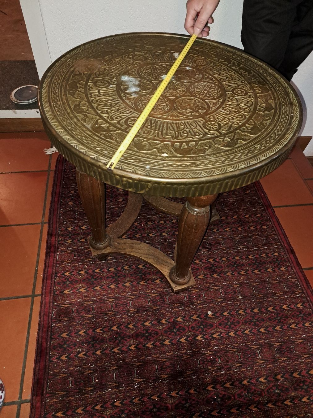 Tische: Orientalischer Messingtisch, Durchmesser 60 cm, Vintage – Gebraucht aus Kölliken von Upcycling-by-Mc-TAM