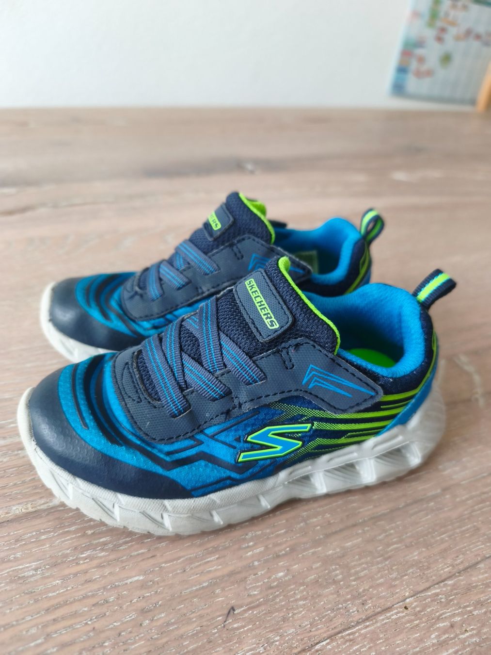 Skechers Schuhe für Jungen: Sketchers Schuhe Blau Gr. 25 – Gebraucht aus Niederwangen BE von Alexma.90