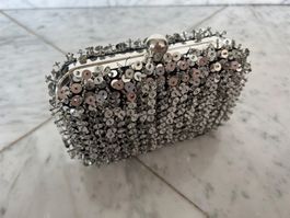 Silberne Tasche mit Pailletten
