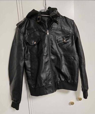 Fake Leder Jacke mit Kapuze Gr. S