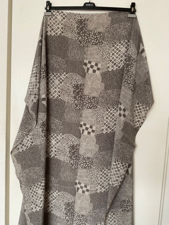 Seiden Stoff Taupe gemustert, blickdicht 115 x 180 cm 👚