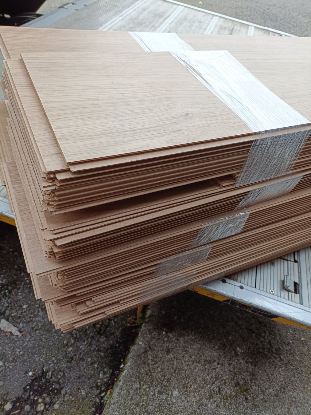 Articles en bois: Laminat – D'occasion à Köniz par bro_c9ky 3
