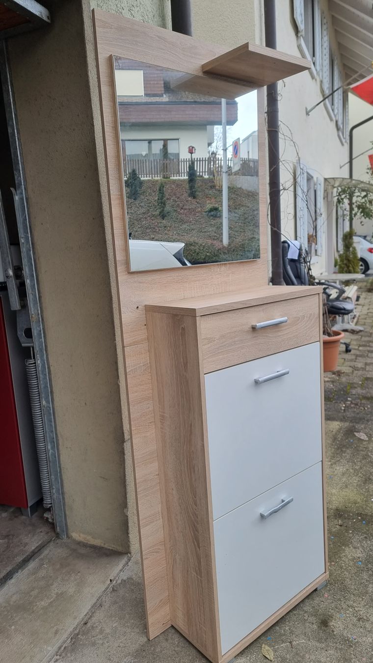 Armadi: Schuhschrank mit Spiegel – Usato da Lengnau AG venduto da Rockethawk