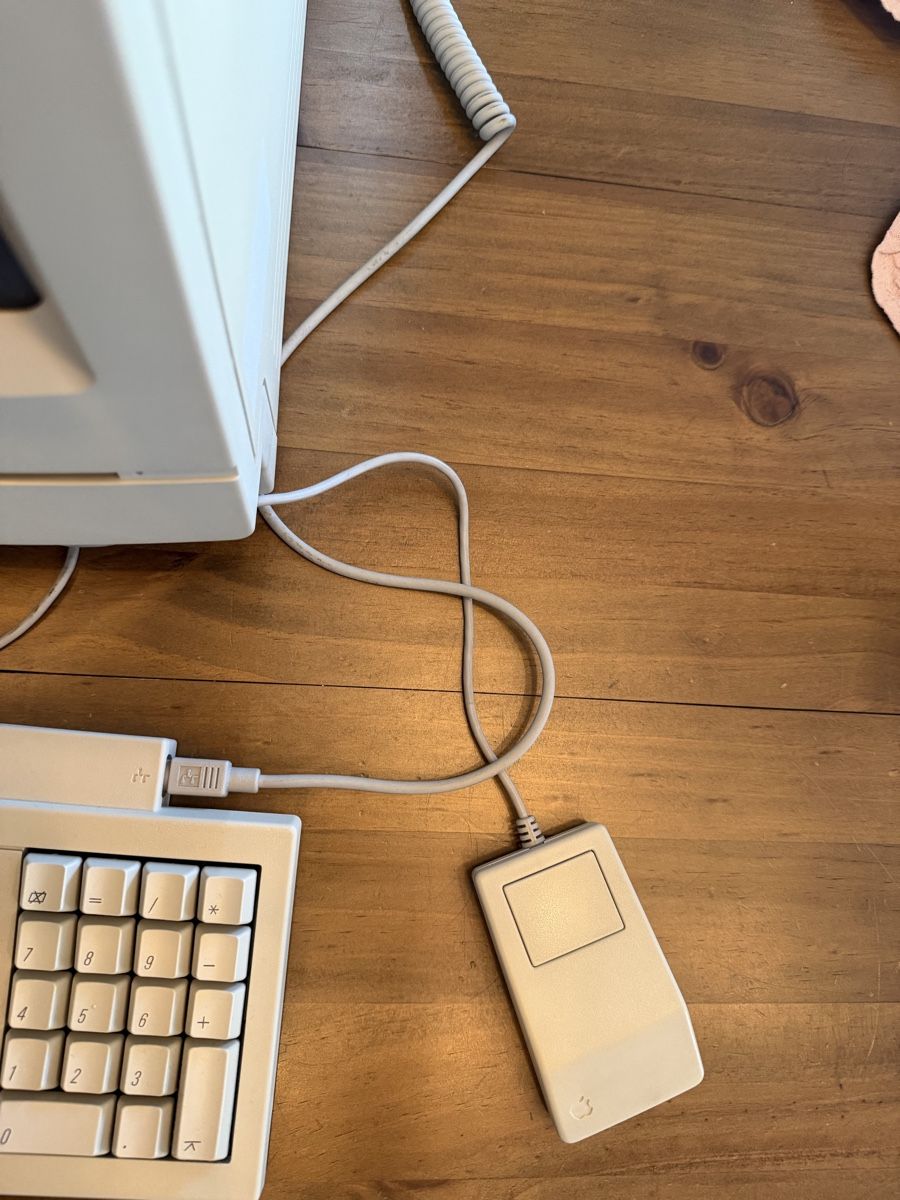 Apple PCs: Apple Macintosh Classic (1990) – D'occasion à Prez-vers-Siviriez par bussard31 5