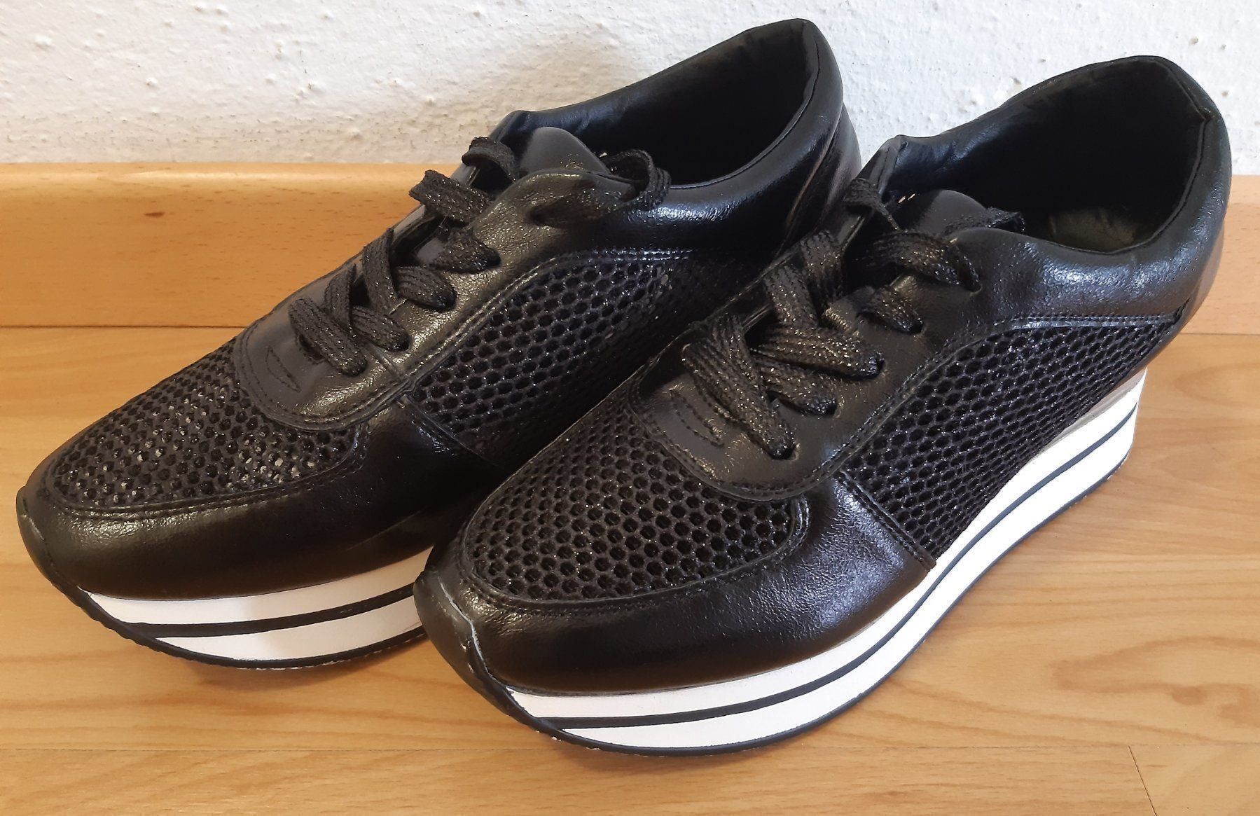Scarpe da donna: Freizeitschuhe Damen Grösse 39 – Usato da Feuerthalen venduto da kigo87