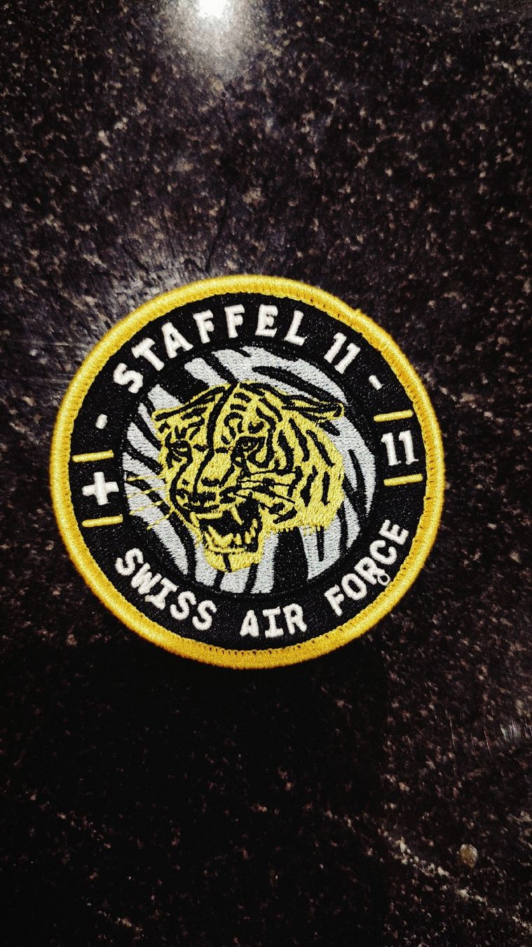 Schweizer Armee Placchette & Badge: Schweizer Luftwaffe Staffel 11 Tiger Patch - Selten! – Nuovo (secondo la descrizione) da Balgach venduto da BlackHawkJFR
