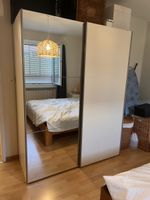 Kleiderschrank mit Schwebetüren