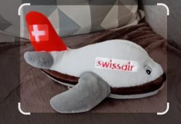 Plueschflugzeug Swissair mit Schweizerkreuz 