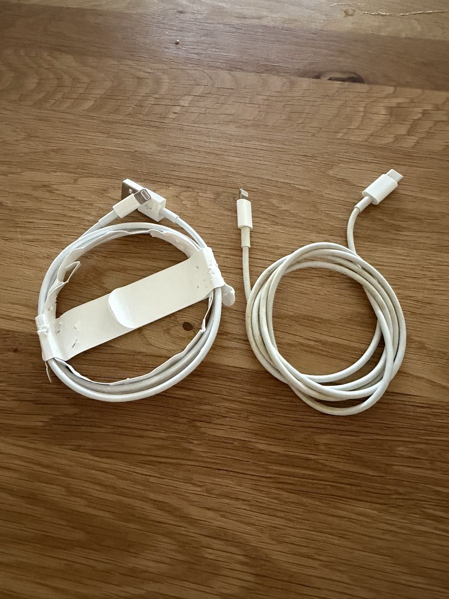 Apple Telefoni cellulari / Smartphones: Apple iPhone 13 Pro Silver 256GB mit Zubehoer – Usato da Ettingen venduto da PetraHeinis0274 4