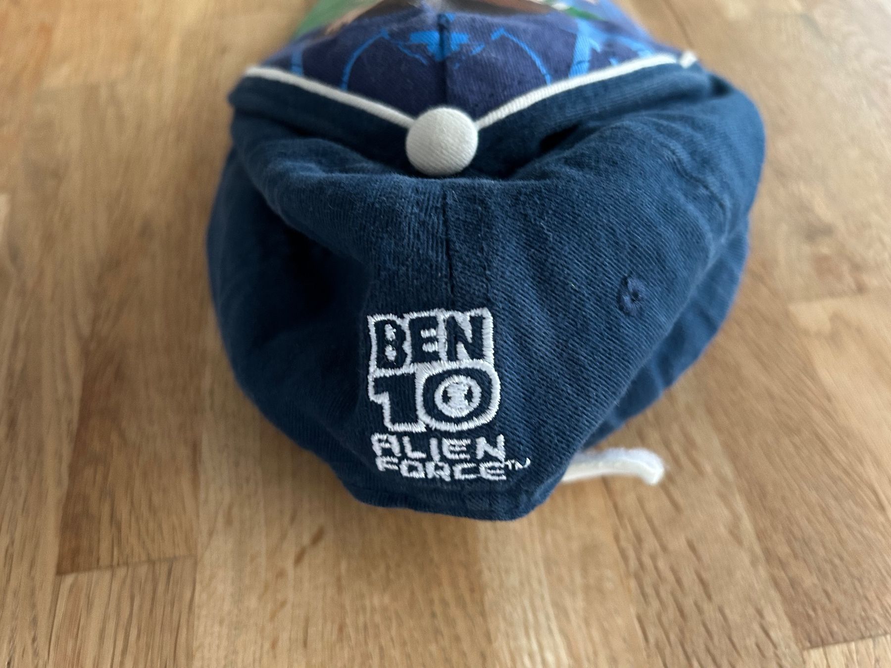 Copricapi, berretti & cappellini: Coole Ben 10 Alien Force Cap, Gr. 52 – Usato da Biel/Bienne venduto da RTrudeau 1