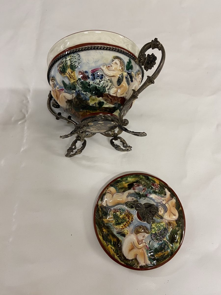 Zuccheriere: Alte Capodimonte Porzellan Schale  – Usato da Dietikon venduto da brocki-eyra 2
