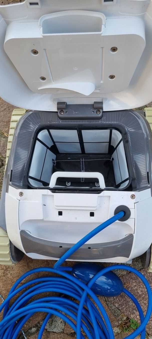 Dolphin Schwimmbad-Zubehör: Poolroboter Dolphin E10 – Gebraucht aus Weiningen ZH von rke_95tf 2