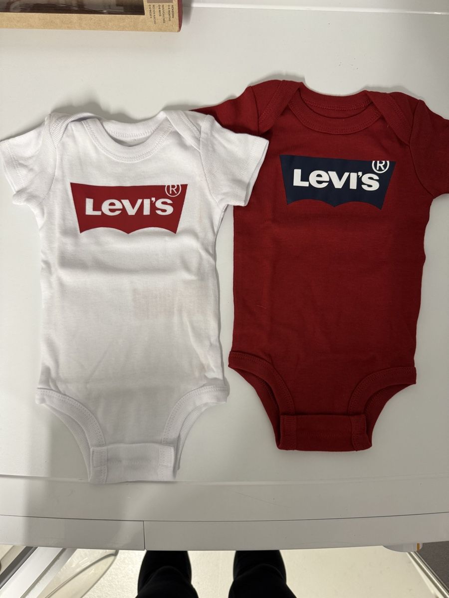 Levi's Lotti & Set di vestiti: Levis Body Kids, Gr. 0-6 Mt. – Nuovo (secondo la descrizione) da Frenkendorf venduto da banemk12