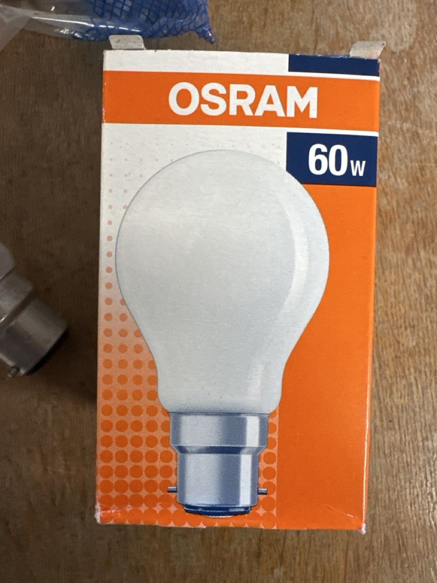 Osram Lampade: Osram Glühbirnen, 60W, Classic A – Nuovo (secondo la descrizione) da Baar venduto da Hillsboro 1
