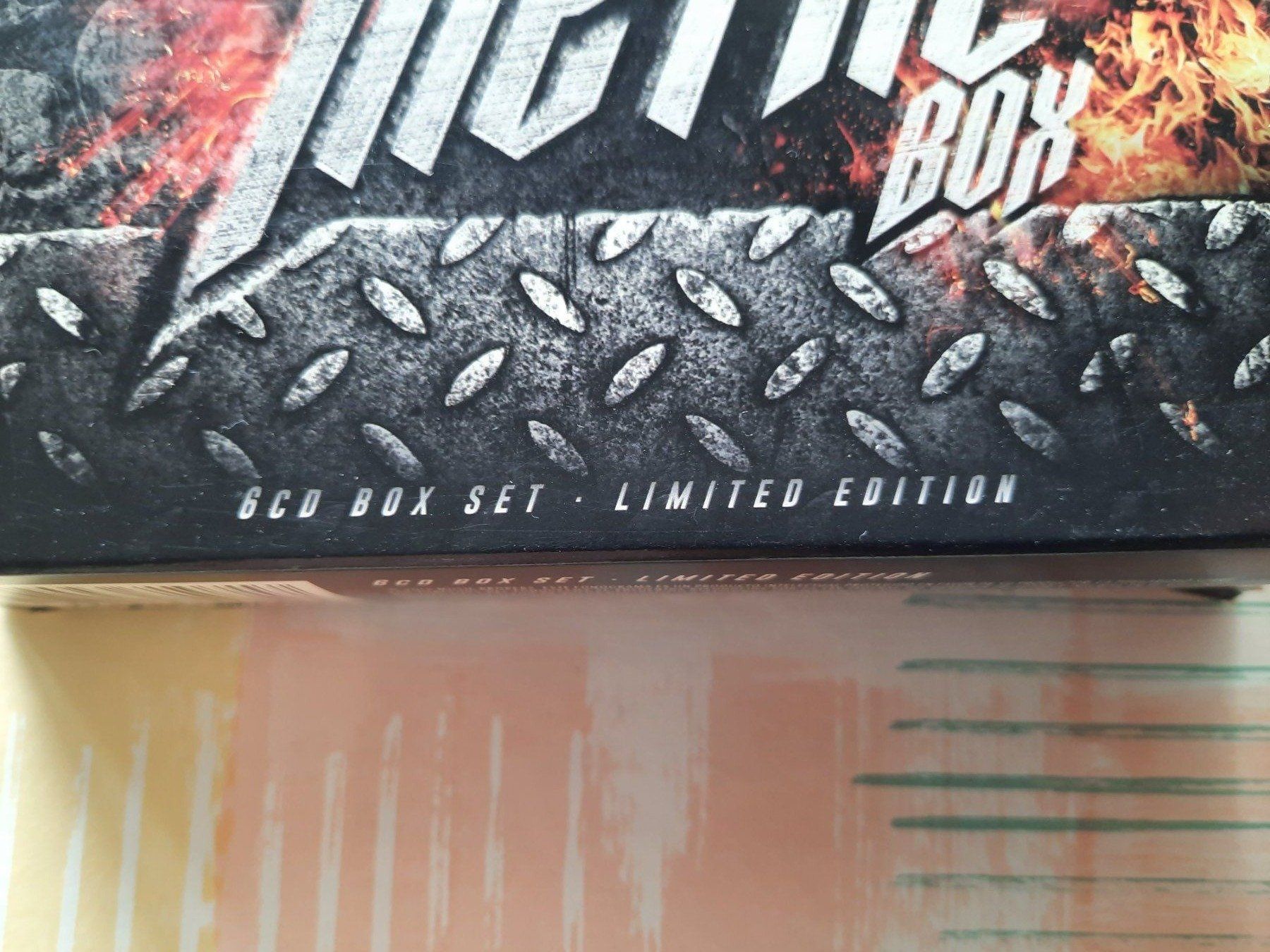 CDs: CD The Heavy Metal box 6 Cds compilation – Gebraucht aus Pully von bro_n52j 1