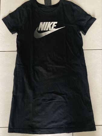 Nike T-Shirt Kleid schwarz Grösse M 137-146cm