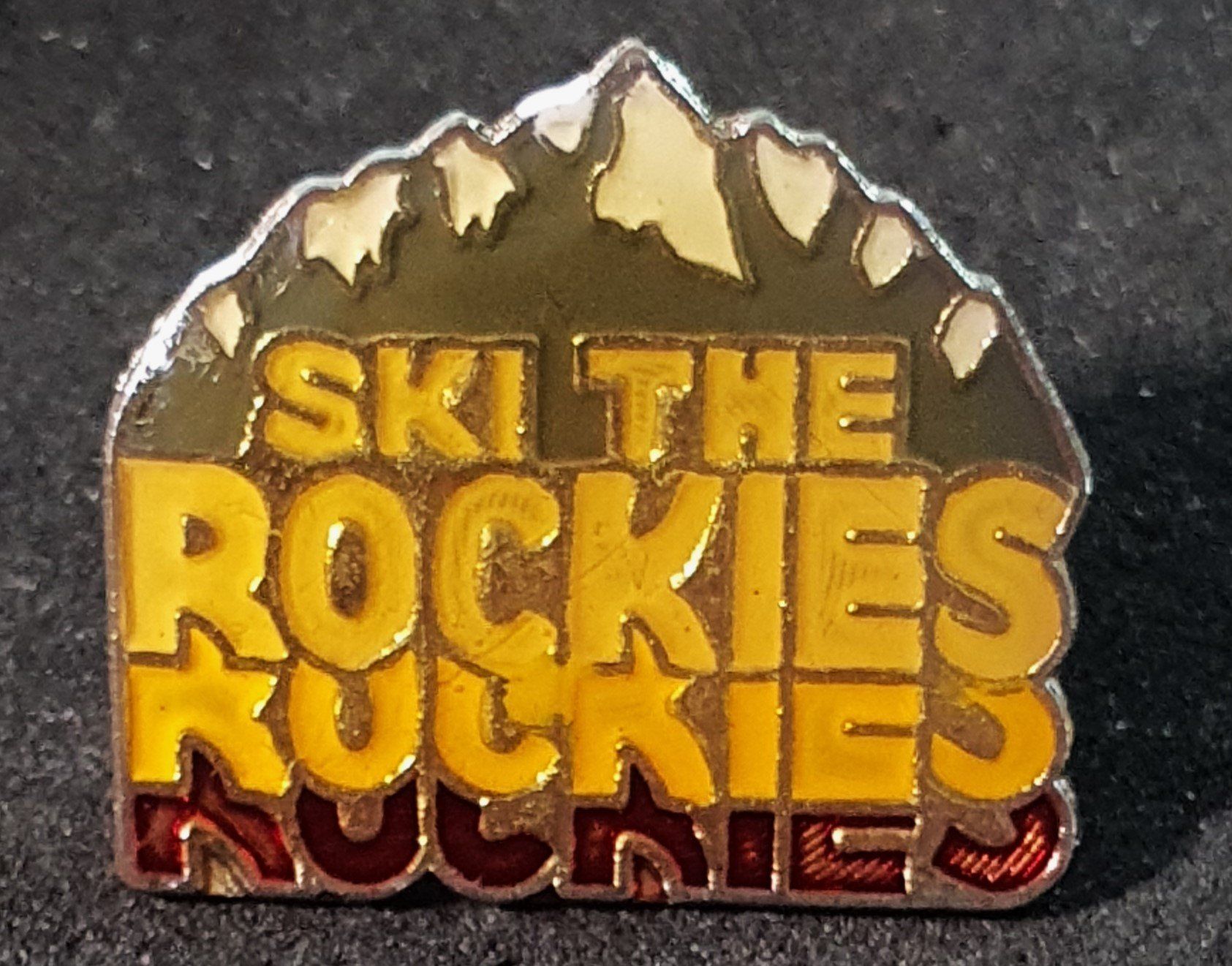 Dischi in vinile: U103 - Pin SKI The Rockies – Usato da Reinach BL venduto da Boston-Verkauf 1