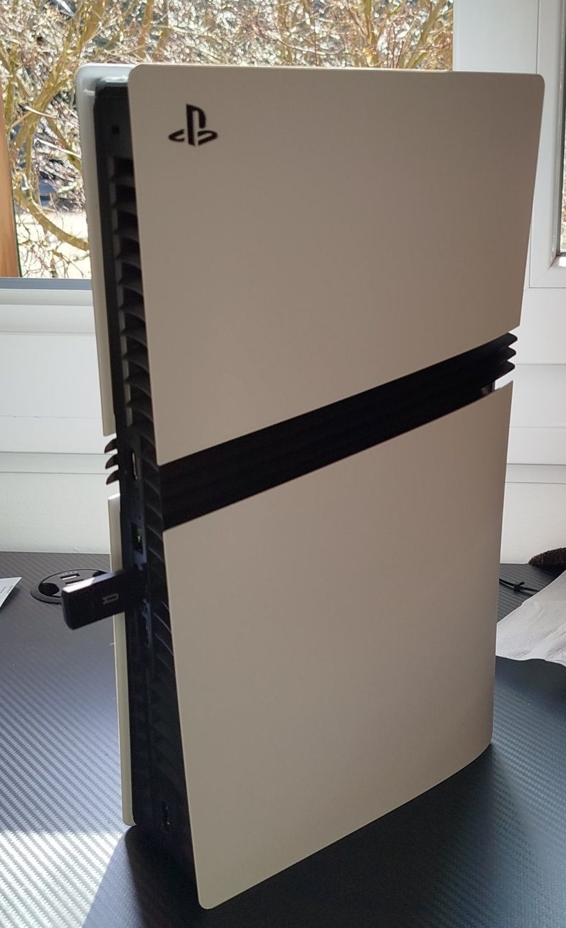 Sony Console: Playstation 5 Pro 2TB mit Garantie + Edge controller – Nuovo (secondo la descrizione) da Wasen im Emmental venduto da lau_ydx5