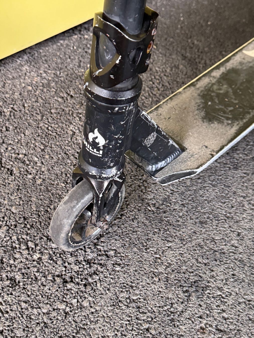 Scooters: Chilli Stunt Scooter schwarz – D'occasion à Steinmaur par Boxsters0 4