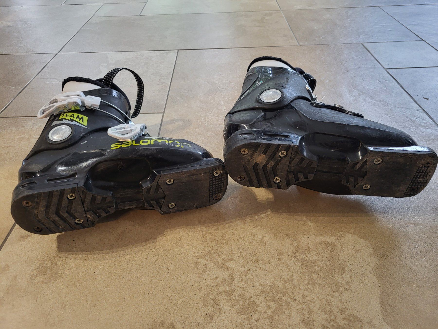 Salomon Scarpe per ragazzi: Chaussures de ski 18.5 – Usato da Gampelen venduto da cli_2thg 1