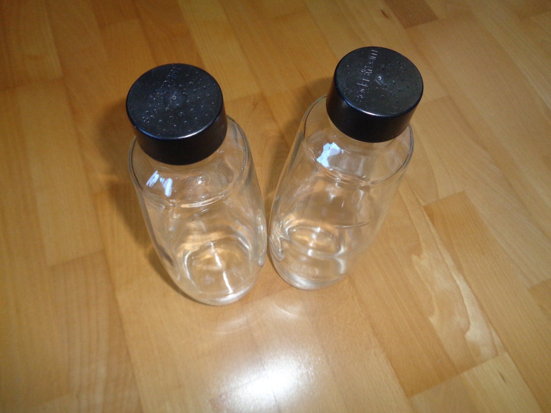 Sodastream Apparecchiature e tecnologia a gas: Glasflaschen  Soda Stream  Zwei Stück – Usato da Kreuzlingen venduto da Robi-2003 1