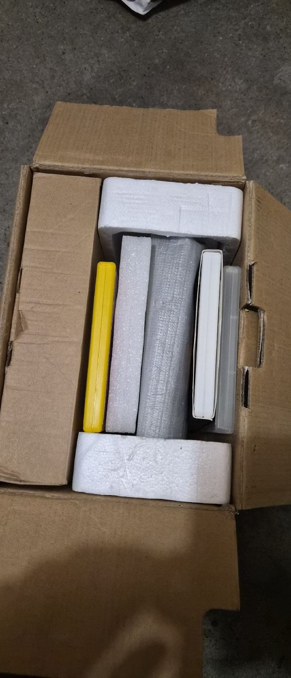 Tutti i DVDs: Komplettes Auto-DVD-Player-Set – Usato da Bern venduto da Free-zone 2