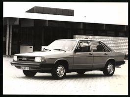 Fotografie Auto Audi 100 5E, Limousine m