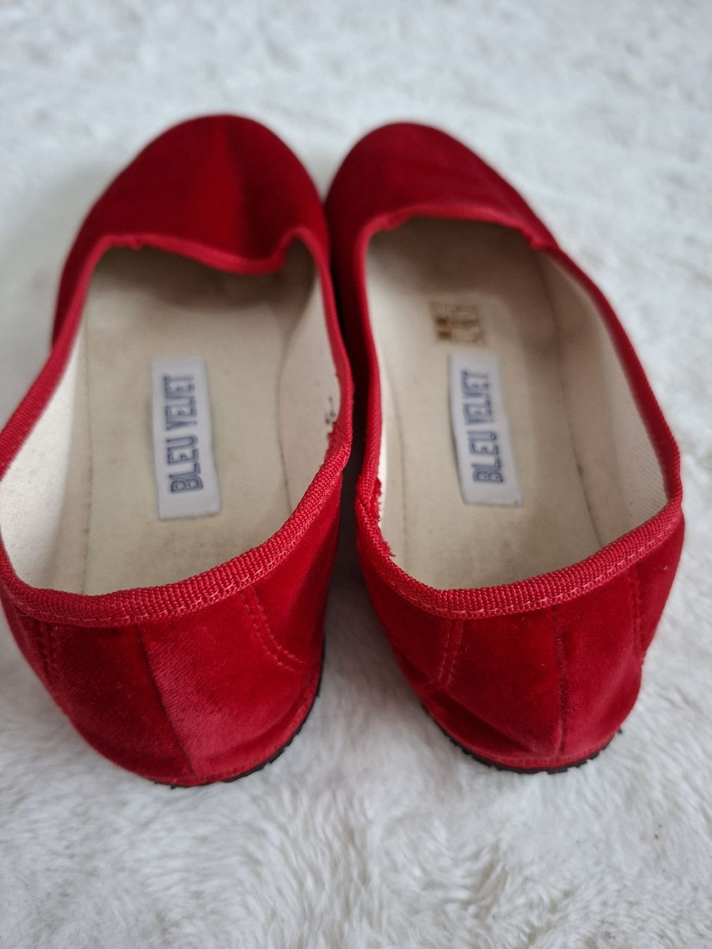 Scarpe da donna: Chaussons rouges en velours Bleuet, T.39,  – Usato da Renens VD venduto da ser_j2fn 3