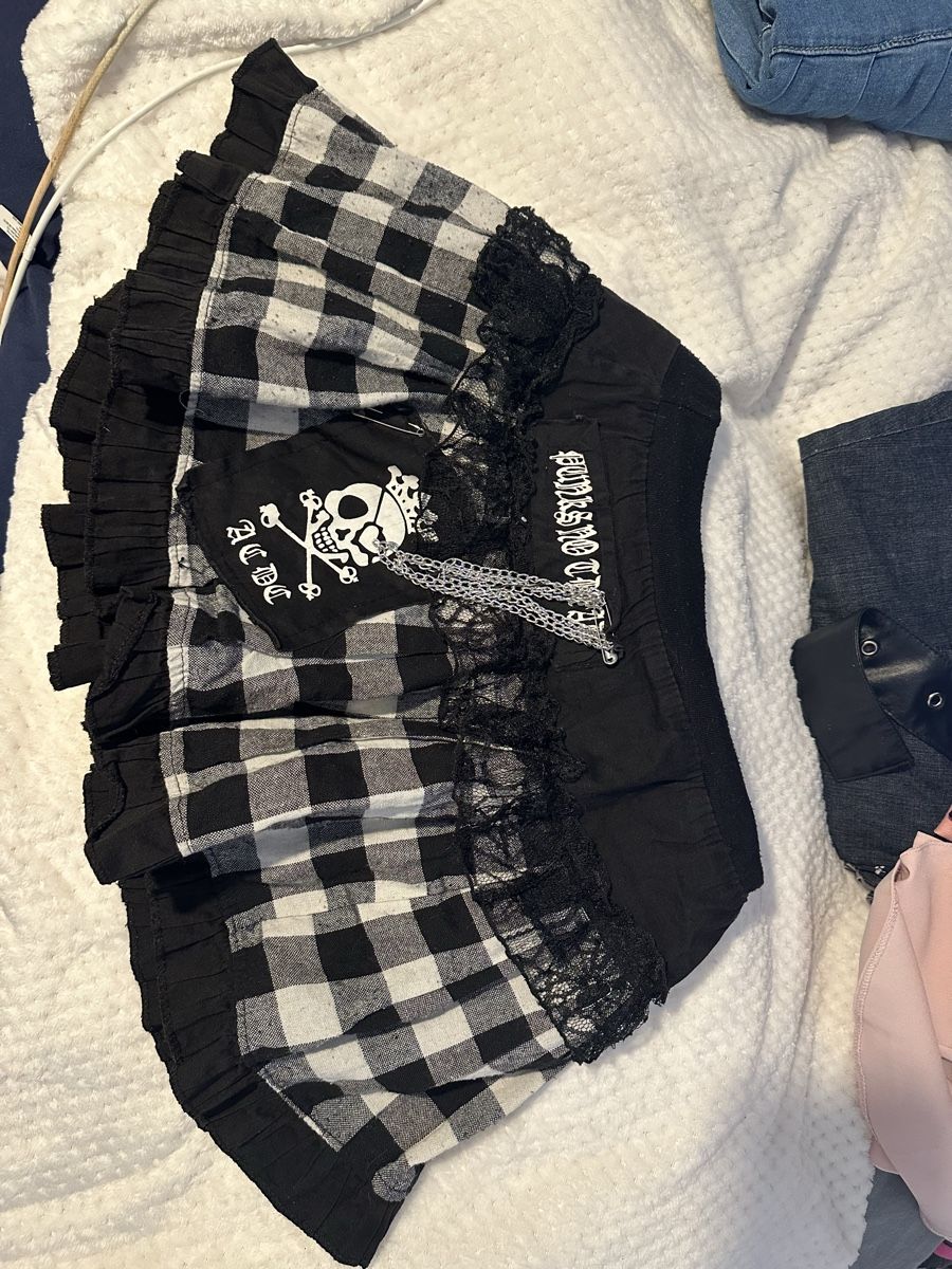 Gonne: Emo Gothic Black & White Checkered Mini Skirt with Lace – Usato da Zofingen venduto da cva_w7vn