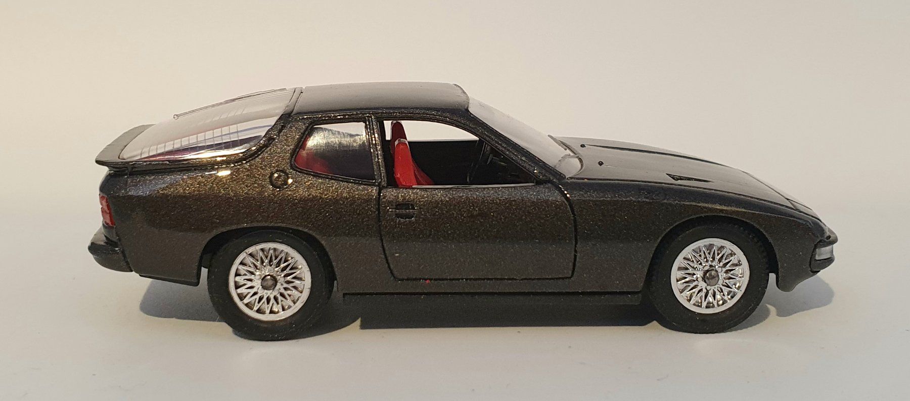 Solido Modellautos: SOLIDO  Porsche 924 Turbo – Gebraucht aus Flawil von RoverVitesse 4