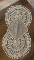 Handgemachte Deckchen, weisse Häkelarbeit, Vintage Stil