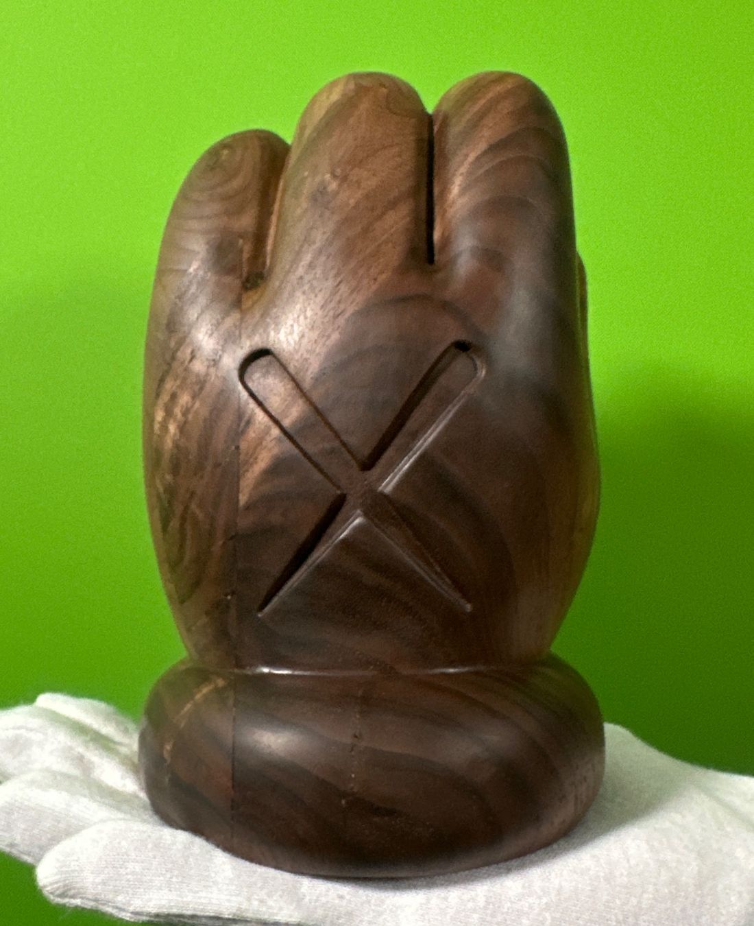 Sculture & Statue: Kaws Wood Hand – Usato da Horgen venduto da eli_9xdn