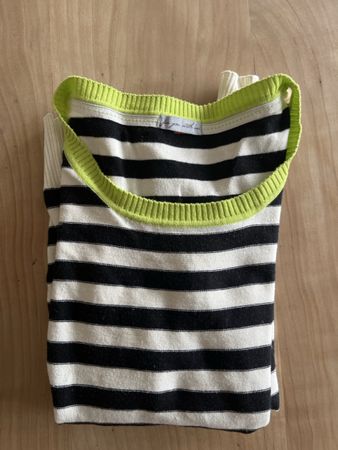 Schöner leichter Pulli mit Streifen, Grösse M – Top Zustand!