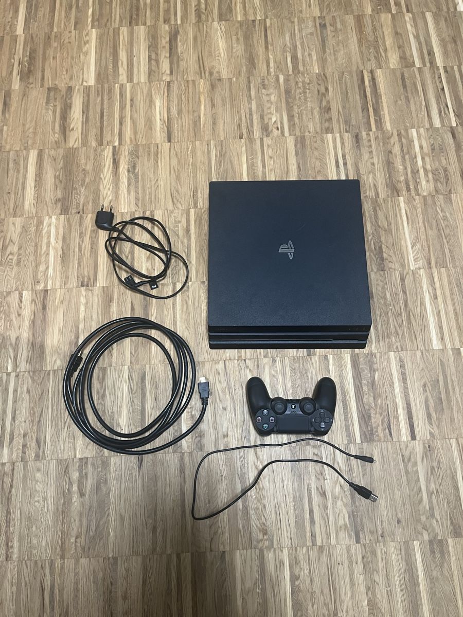 Sony Konsolen: Sony PlayStation 4 Pro – Gebraucht aus Aarau von cle_w57t