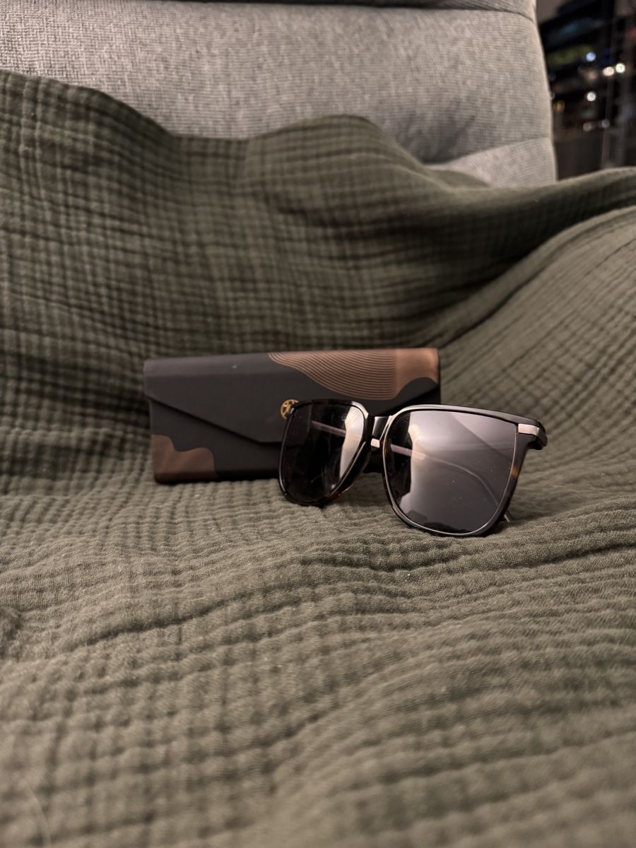 Occhiali & Lenti: Tortoise Shell Sunglasses – Usato da Bern venduto da preciousgoose