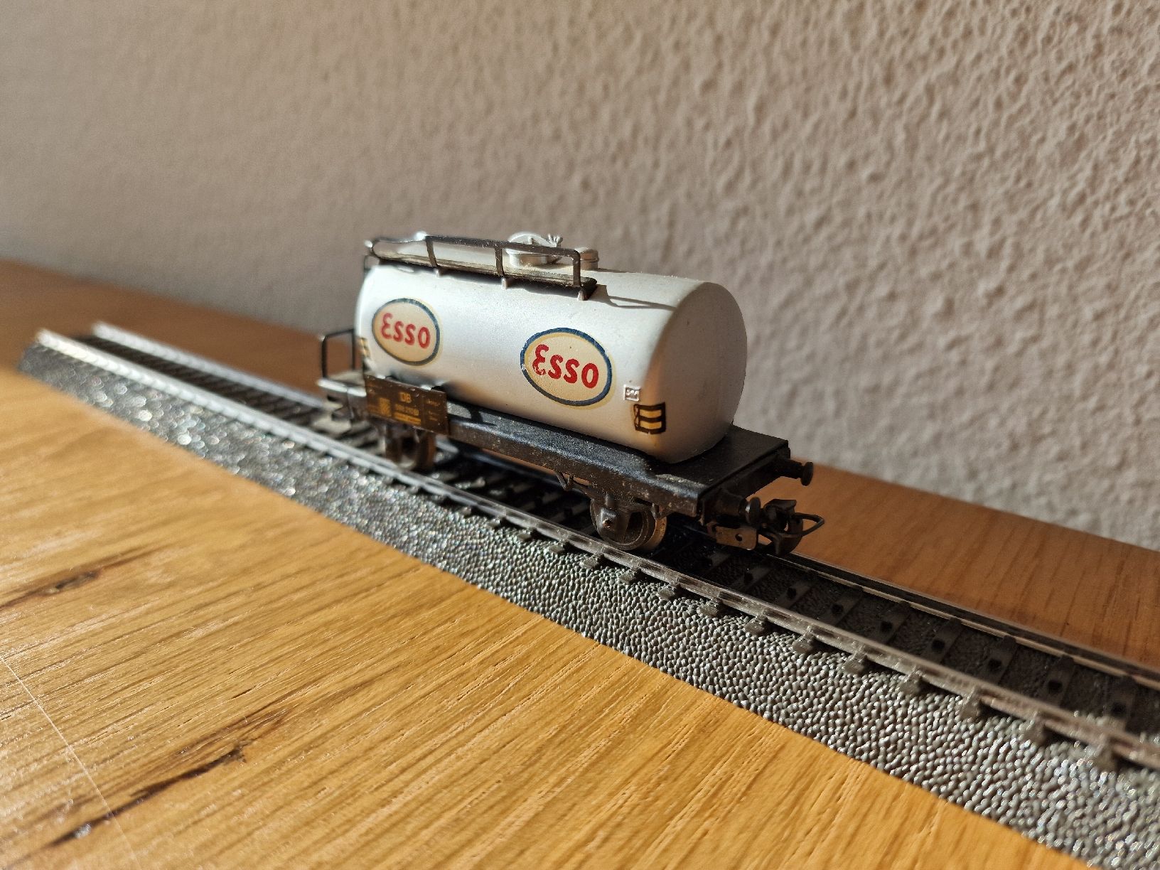Märklin Modelleisenbahnen: DB Esso Tankwagen H0 – Gebraucht aus Matten b. Interlaken von lor_hr9w 2