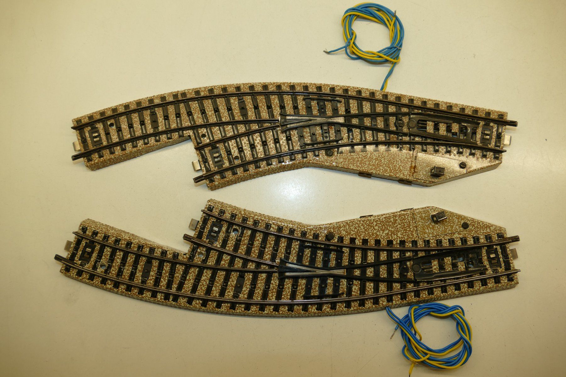 Märklin Modellini di ferrovie: Märklin H0: M-Bogenweichenpaar Einheit 4 – Usato da Niederhasli venduto da rail-duerst 1