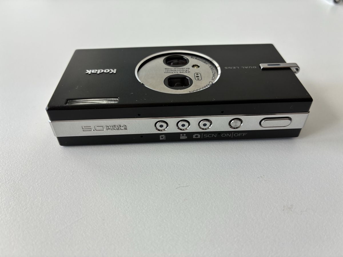 Kodak Fotocamera: Kodak EasyShare v570 aus Hausräumung  – Difettoso da Chur venduto da Knokno199 3