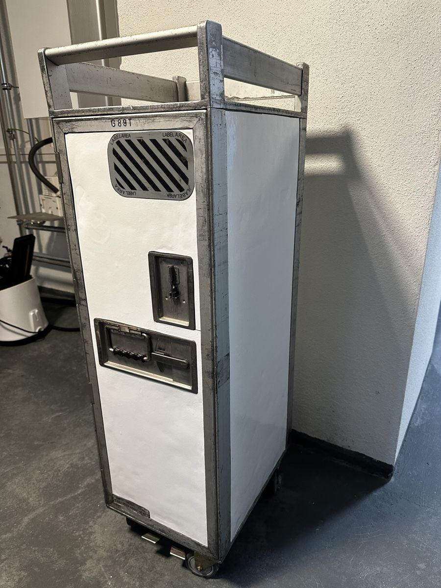 Altro in Aeronautica: Lufthansa Flugzeugtrolley Airline Trolley – Usato da Rheineck venduto da Evi170 1