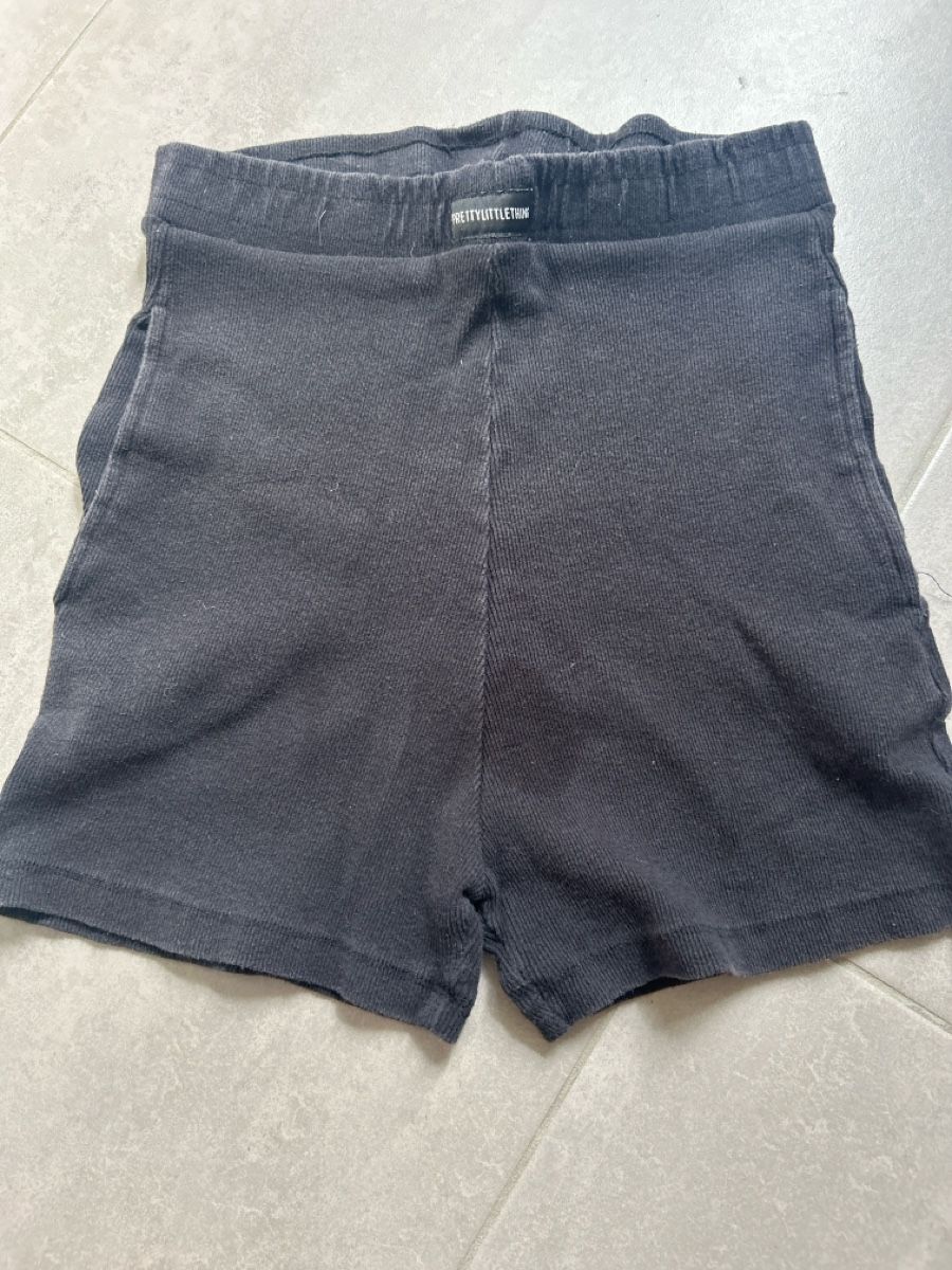 Hosen: Short – Gebraucht aus Lausanne von non_ptb6
