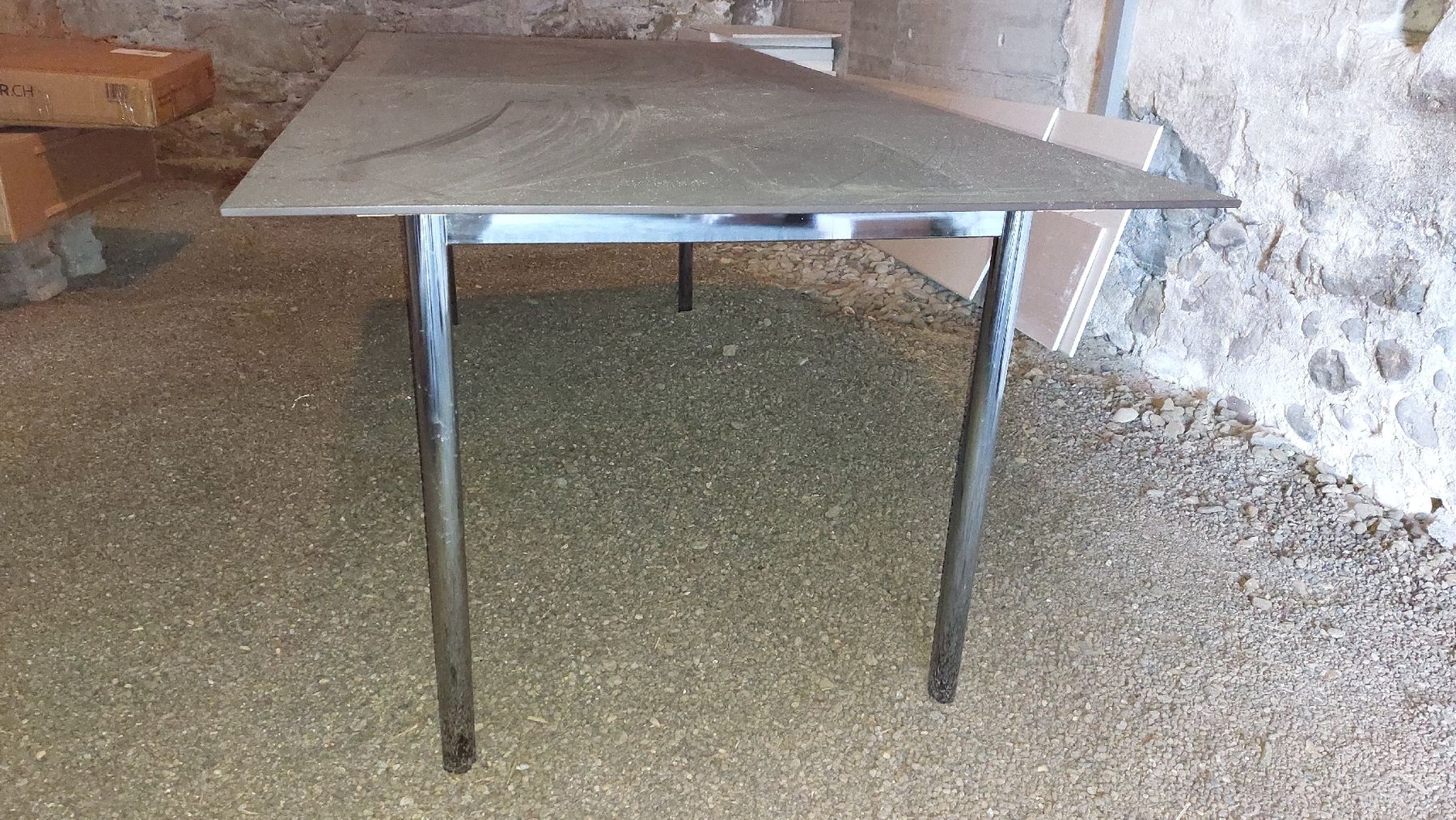 Tavoli: Esstisch Marmoroptik, Dekton dunkel – Usato da Seedorf BE venduto da Frinlin 1