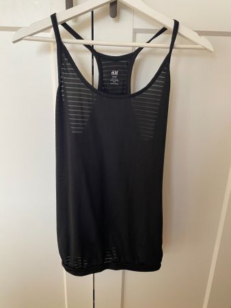 Sporttop H&M leicht transparent Gr. M