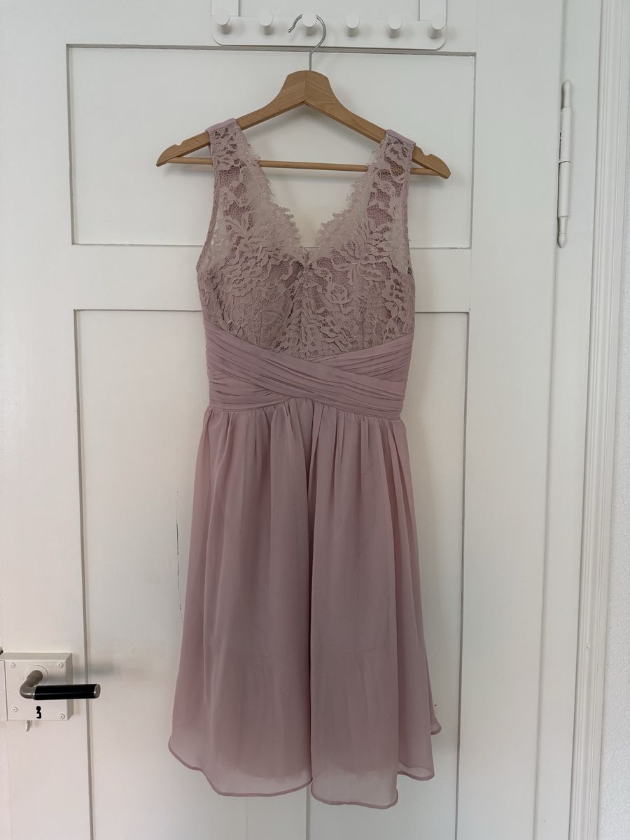 Kleider: Abendkleid Showcase Spitze rosa – Gebraucht aus St. Gallen von BiancaL11